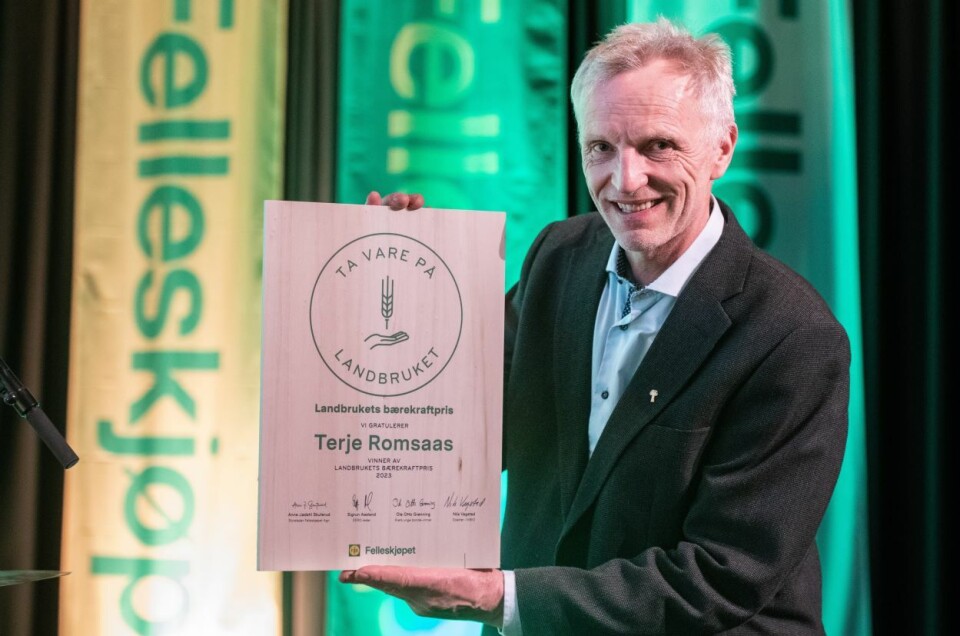 Kornbonde Terje Romsaas fra Sørum ble tildelt nyvinningen Landbrukets bærekraftpris i 2023.