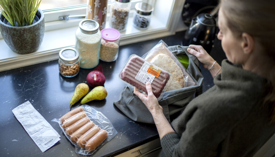 Mindre kjøtt og mer fisk, frukt og grønnsaker, lyder de nye kostrådene. Det har fått norsk landbruk til å reagere negativt. Ola Hedstein mener det ikke er noen grunn til å være så sint.