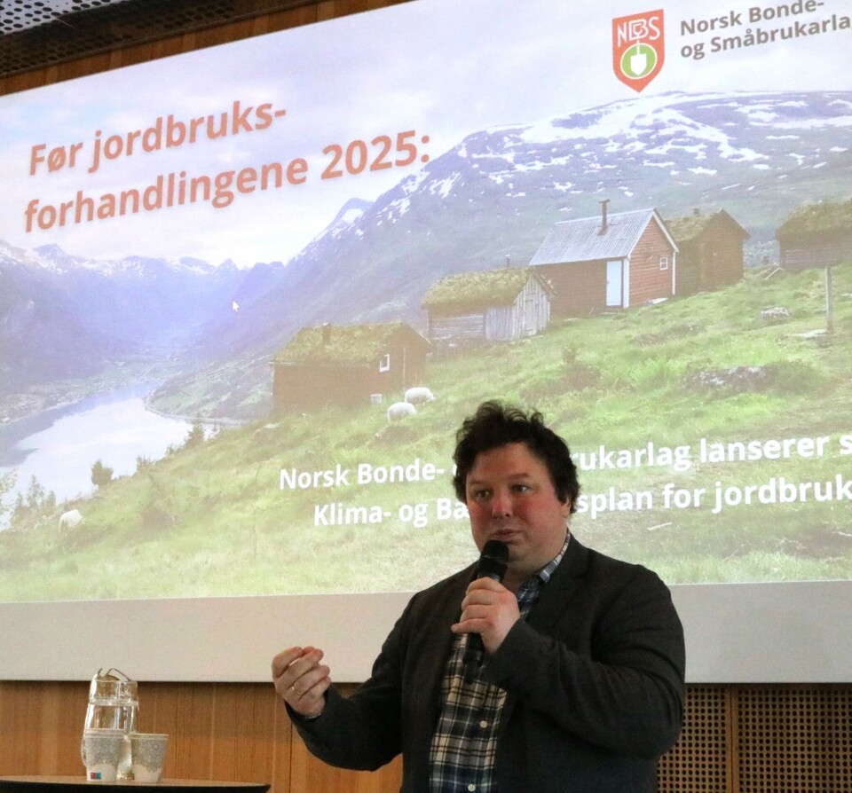 – Bøndenes økonomiske situasjon i dag hindrer bærekraftstiltak. De bør derfor kompenseres for å gjennomføre slike tiltak, mener Tor Jacob Solberg, leder av Norsk Bonde- og Småbrukarlag. – Bøndenes økonomiske situasjon i dag hindrer bærekraftstiltak. De bør derfor kompenseres for å gjennomføre slike tiltak, mener Tor Jacob Solberg.