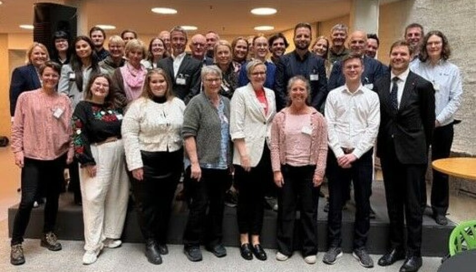 Blide fjes etter møtet med representanter fra hele verdikjeden innen økologisk mat: produsenter, grossister, matindustri, offentlige innkjøpere, forvalting, dagligvarekjedene og organisasjoner i landbruket. Blide fjes etter møtet med representanter fra hele verdikjeden innen økologisk mat: produsenter, grossister, matindustri, offentlige innkjøpere, forvalting, dagligvarekjedene og organisasjoner i landbruket.