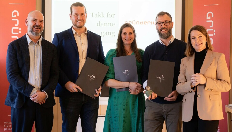 Finalistene til Gründerprisen 2025 samlet på ett brett: Martin Molenaar (Avisomo), Silje Stenstad Nilsen (Biologisk), André Skoog Bondevik (Agdir), sammen med juryleder Hilde Tveiten Døvre (helt til høyre) og Øyvind Ørbeck Sørheim fra Norges Vel (helt til venstre). Finalistene til Gründerprisen 2025: Martin Molenaar (Avisomo), Silje Stenstad Nilsen (Biologisk), André Skoog Bondevik (Agdir), sammen med juryleder Hilde Tveiten Døvre (helt til høyre) og Øyvind Ørbeck Sørheim fra Norges Vel (helt til venstre).