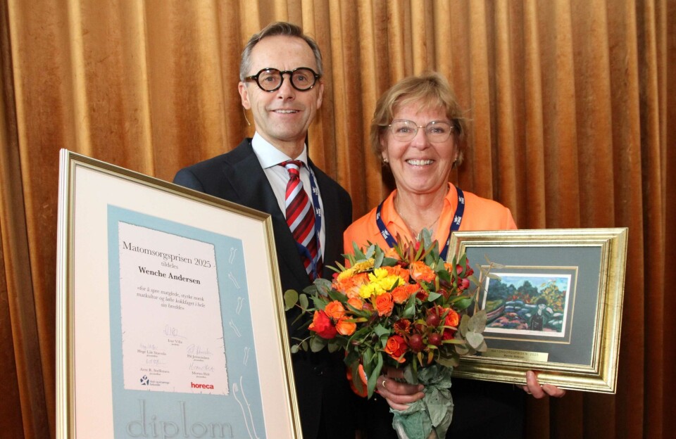 Juryleder Ivar Villa sammen med prisvinner Wenche Andersen. Juryleder Ivar Villa sammen med prisvinner Wenche Andersen.
