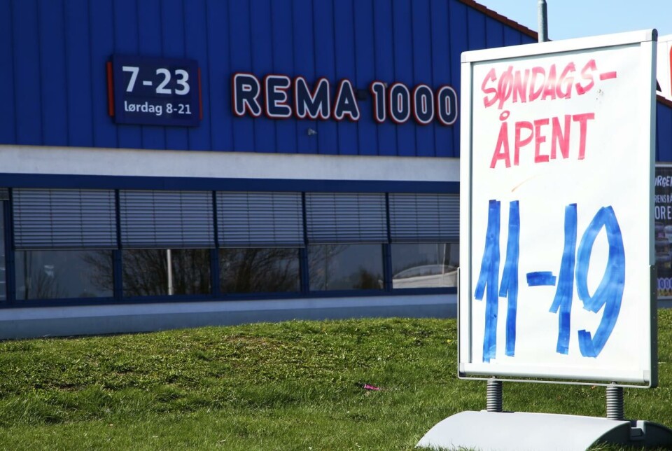 Arkivbilde fra en søndagsåpen Rema 1000-butikk i Rygge kommune. De fleste av oss synes fortsatt at matbutikkene burde være stengt på søndager.